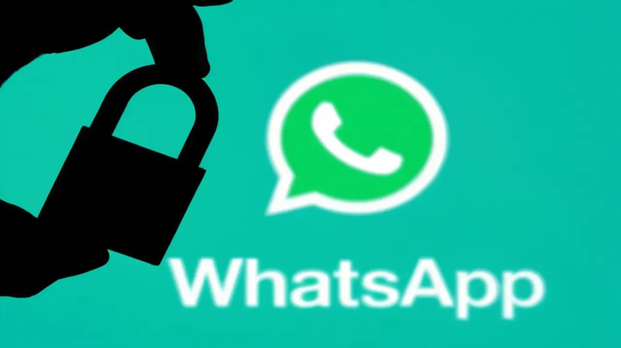 ¿Qué se habla en un chat? Lo que se dice allí, queda allí: WhatsApp permite evitar que alguien exporte una conversación en la que estás involucrado.. Foto: Redacción InfoArticulos