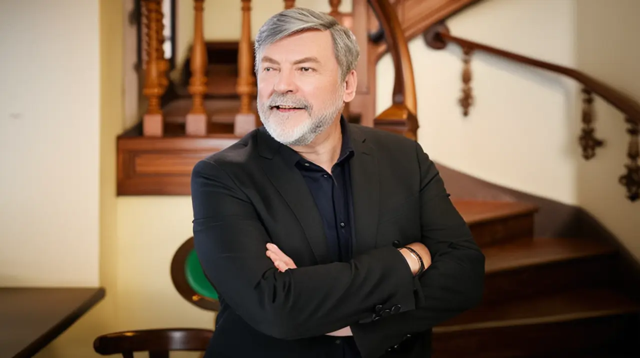 El regreso de Carlos Mata: desde la fama hasta el duelo por su primer matrimonio, y qué lo llevó a esperar 30 años para volver a casa. Foto: Redacción InfoArticulos