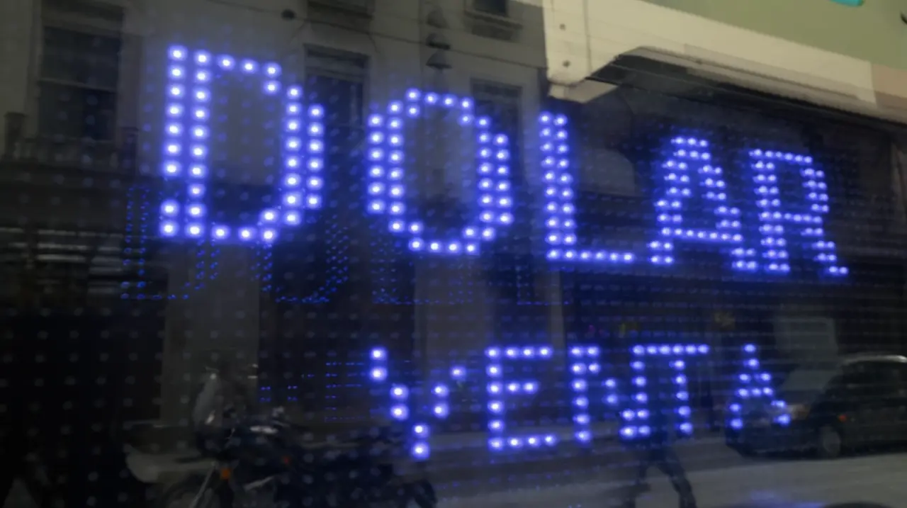 El valor del dólar turista para hoy, 7 de mayo, es de un precio específico.. Foto: Redacción InfoArticulos