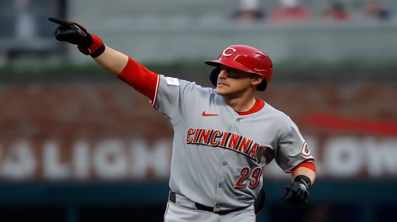 El jugador Friedl logra conectar dos jonrones importantes, mientras que los Rojos demuestran su capacidad para superar la lesión del jugador Greene y finalmente ganan con un marcador de 4-3 contra lo