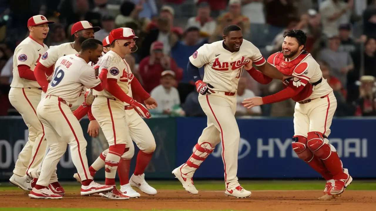 Tres jonrones de Jorge Soler en la novena entrada dieron el doblete de victorias a los Angelinos, que vencieron por 5-4 a los Azulejos. Foto: Redacción InfoArticulos