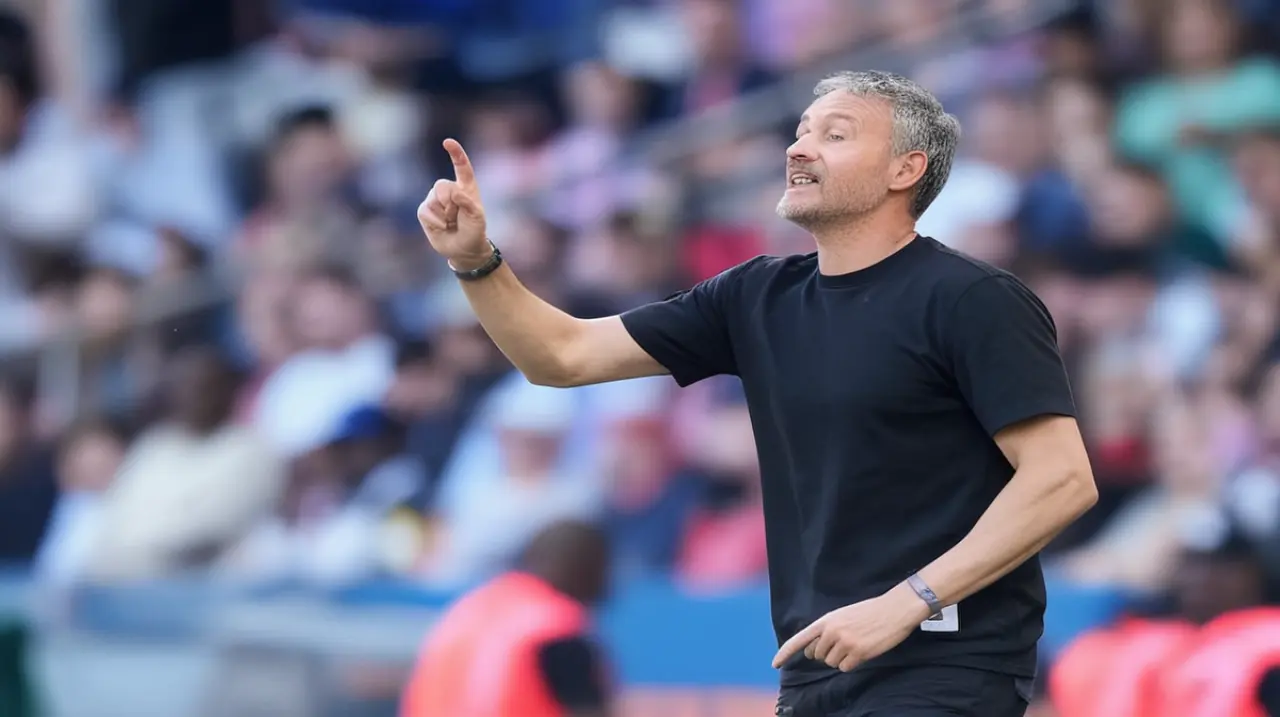 El PSG ha dejado atrás su época de encanto con figuras como Messi, Neymar y Mbappé. Aunque cuenta con jugadores talentosos para atacar, también tiene una defensa sólida que celebra sus logros.. F