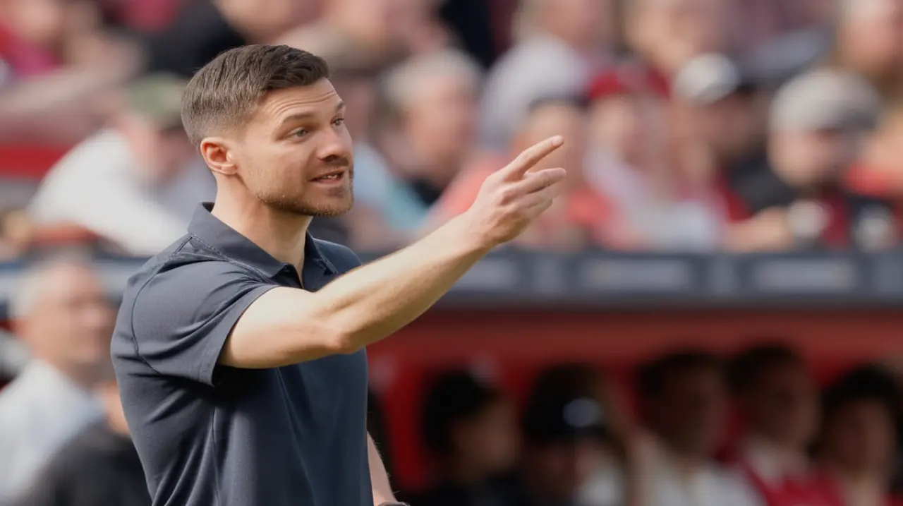 El ex futbolista Xabi Alonso se despide del Bayer Leverkusen, generando rumores sobre su posible llegada al banquillo del Real Madrid en un futuro cercano.. Foto: Redacción InfoArticulos