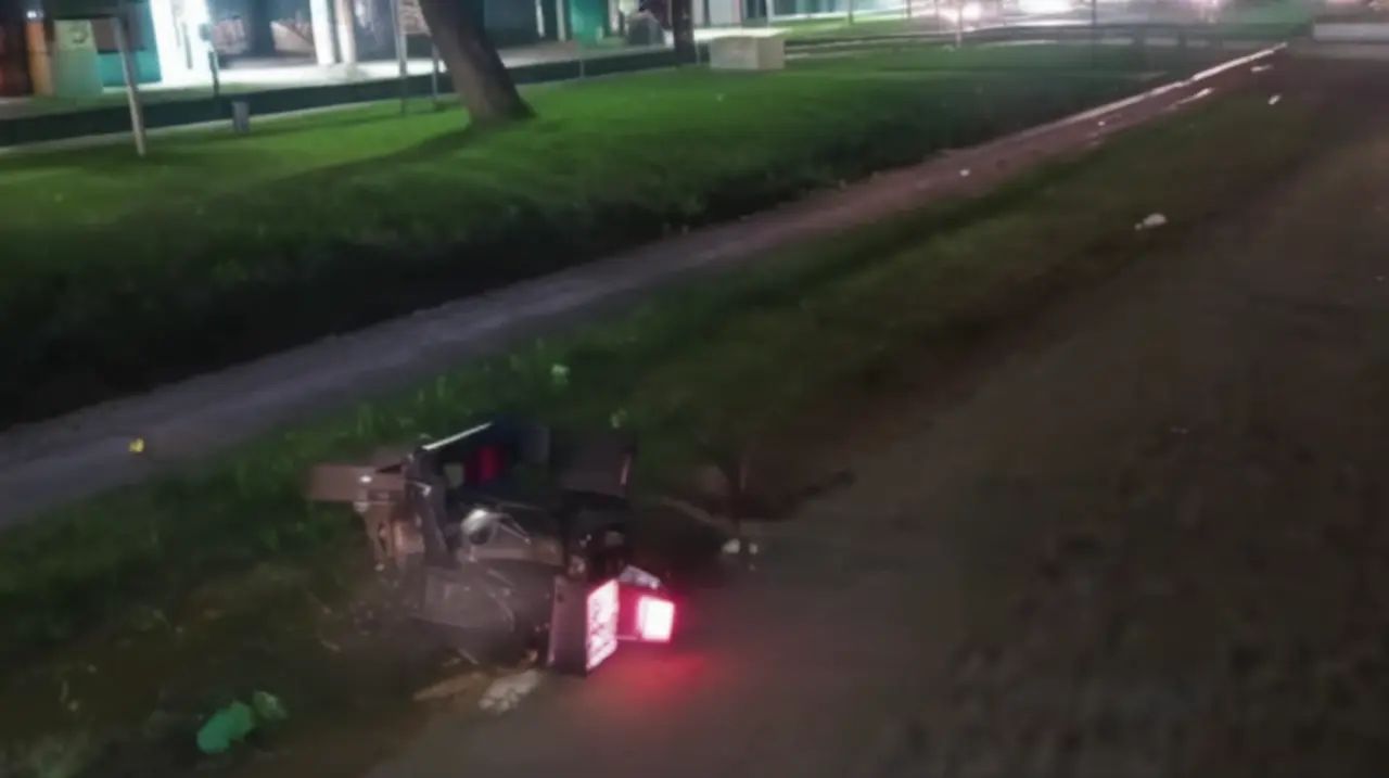 Un accidente entre dos motocicletas en la ciudad de Rosario dejó una víctima mortal y su compañero huyendo del escenario del suceso.. Foto: Redacción InfoArticulos