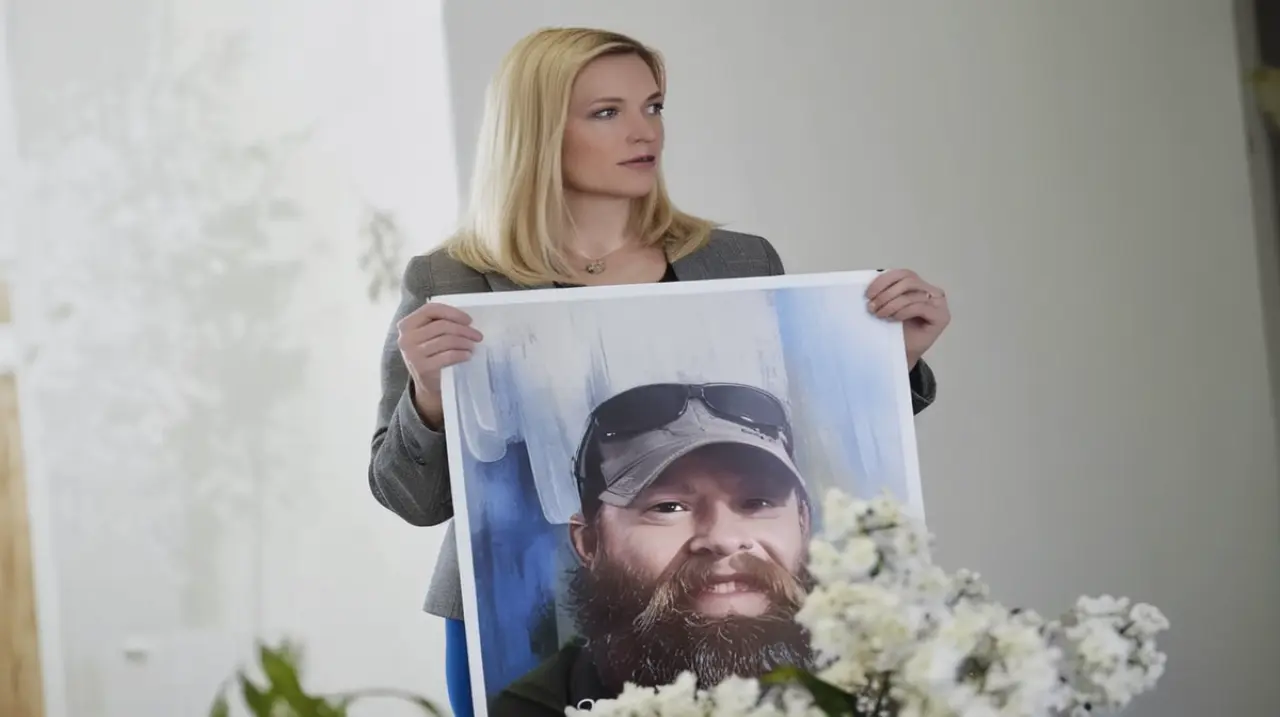 Fue víctima de un disparo mortal en 2021. Gracias a las tecnologías de inteligencia artificial, lograron que diera su último testimonio en el proceso judicial correspondiente al caso de su muerte..