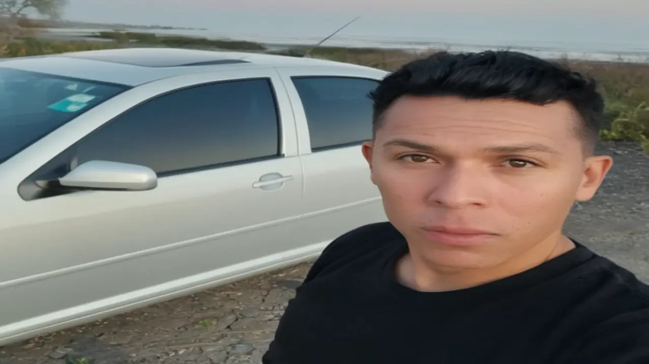 Un hombre falleció después de ser encontrado ahorcado en su hogar, tras haber estado bajo los efectos del alcohol y haber sido agredido físicamente por sus propios vecinos mientras conducía.. Foto