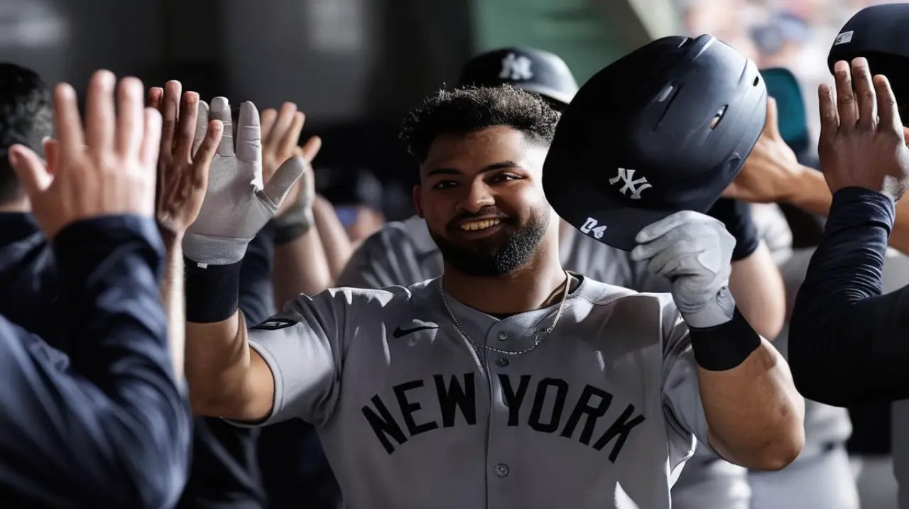 Jason Domínguez anotó tres jonrones y lideró al equipo de los Yankees hacia una victoria contundente con un marcador de 10-2 contra los Atléticos.. Foto: Redacción InfoArticulos