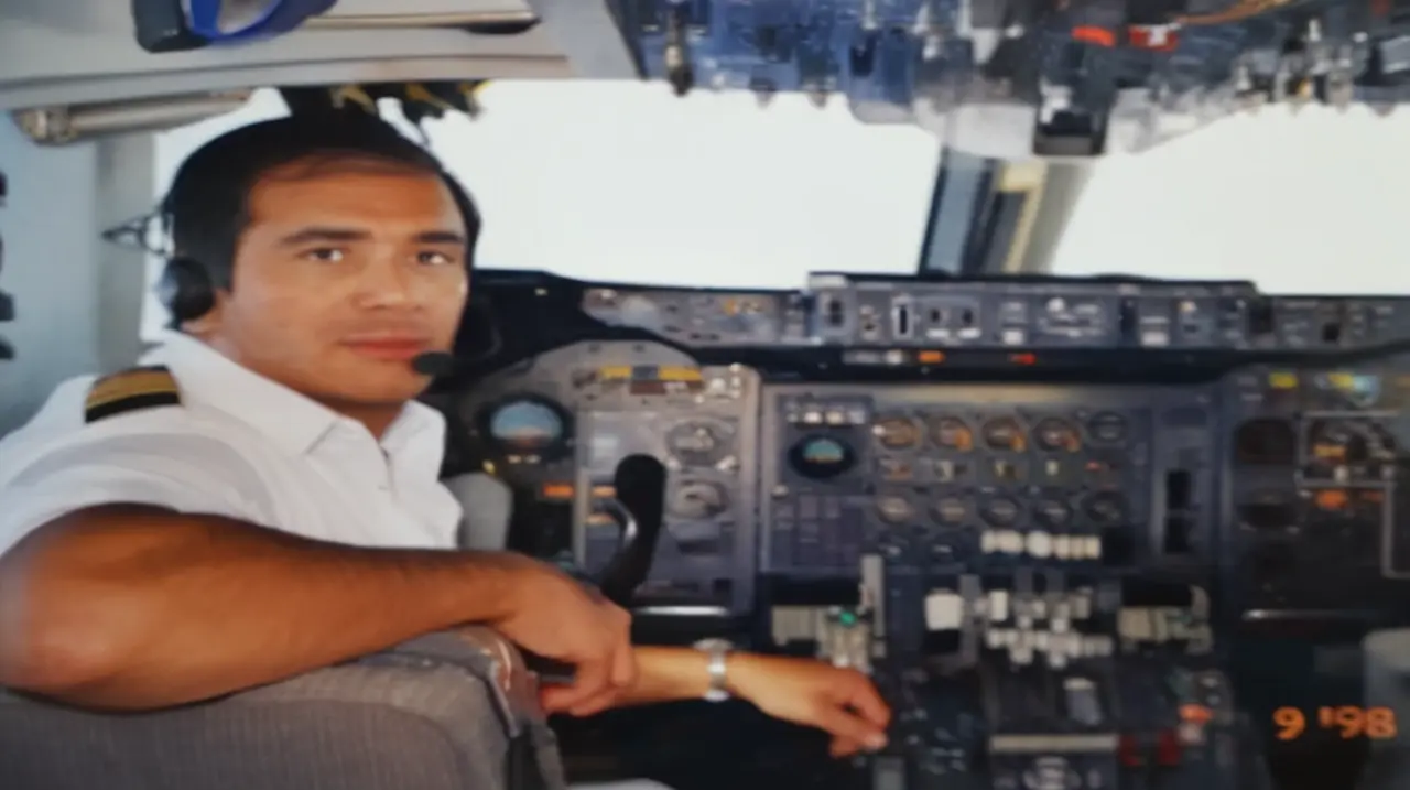El dominio del aire: fue un piloto experimentado, ahora se dedica a aplicar productos desde aviones y ha dejado su huella en el mundo de la acrobacia aérea en América Latina.. Foto: Redacción InfoA