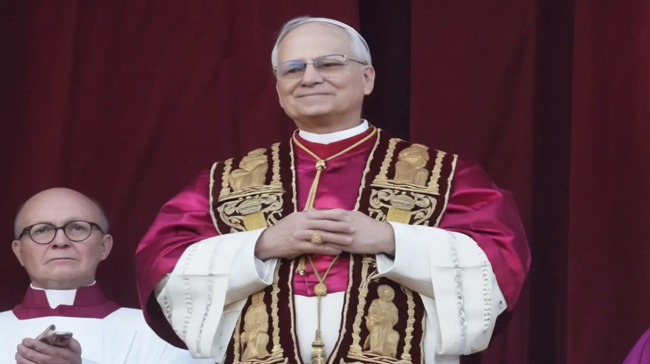 El lema y el escudo oficial elegidos por Papa León XIV conservan un profundo significado histórico.. Foto: Redacción InfoArticulos