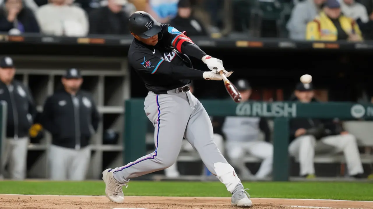 El bateo de Wagaman rompió el empate en la octava entrada con un doble-triple, lo que llevó a los Marlins a una victoria de 3-1 sobre las Medias Blancas. Foto: Redacción InfoArticulos