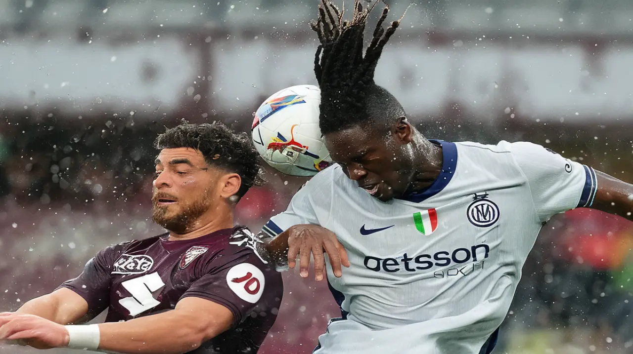 La lluvia intensa no pudo frenar el éxito del Inter de Milán, que derrotó con un marcador de 2-0 al equipo italiano Torino.. Foto: Redacción InfoArticulos