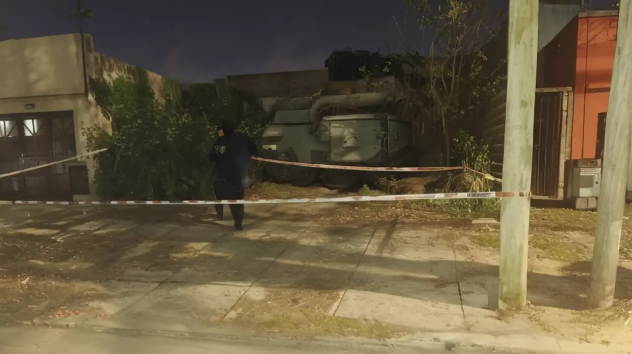 Un caso de horror en la ciudad de La Plata, donde un individuo vivió junto al cadáver de su progenitora durante aproximadamente cuatro años.. Foto: Redacción InfoArticulos