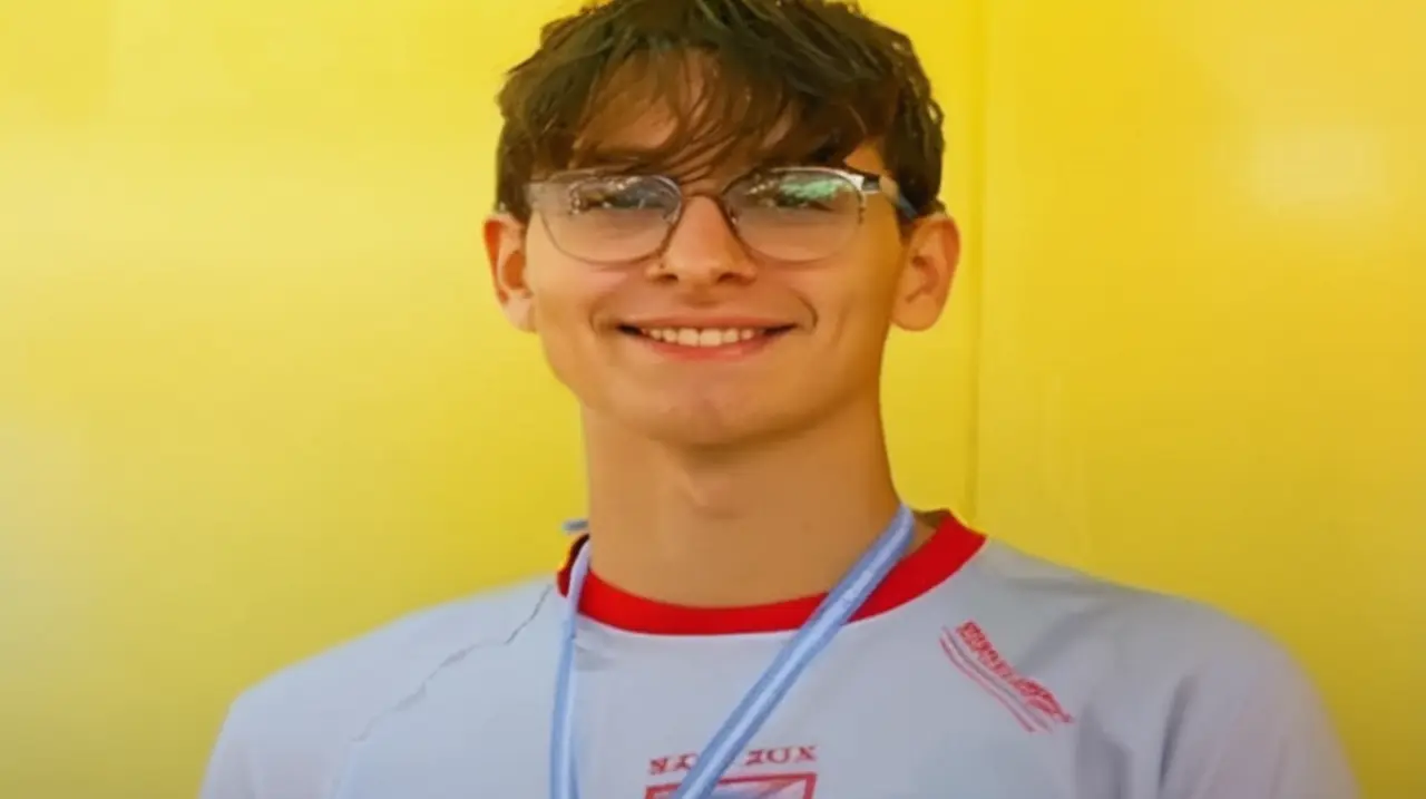 Un joven de Rosario se vio envuelto en una situación crítica al sufrir un accidente en el agua, lo que ha generado preocupación sobre su capacidad para recuperar la movilidad en sus piernas.. Foto:
