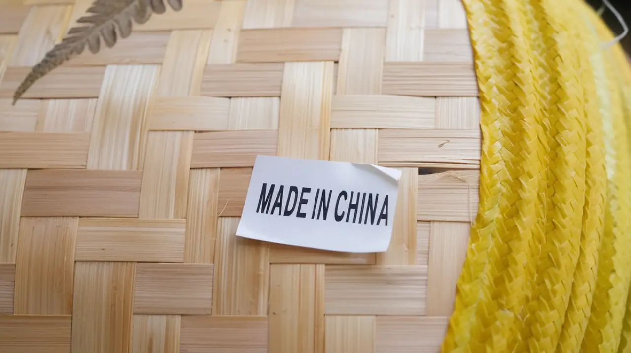 El acuerdo alcanzado entre Estados Unidos y China ha llevado a una reducción en los aranceles, lo que beneficiará especialmente a los envíos de mercancías de bajo valor.. Foto: Redacción InfoArti