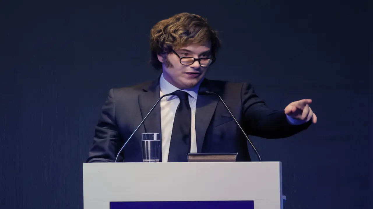 El diputado Javier Milei se presentó en vivo con las últimas decisiones del Ejecutivo Nacional.. Foto: Redacción InfoArticulos
