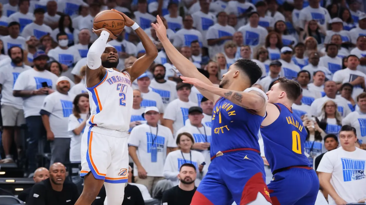 El jugador Gilgeous-Alexander marcó 31 puntos, siendo decisivo en la victoria del Thunder sobre los Nuggets con un resultado de 112-105, lo que les da una ventaja de 3-2 en la serie.. Foto: Redacció