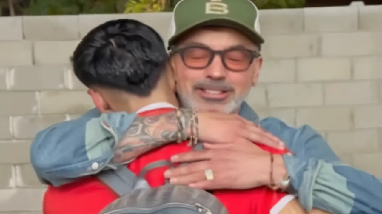 El padre de Tomás, Ezequiel Lavezzi, mostró una gran emoción al ver a su hijo debutar profesionalmente en Unión.. Foto: Redacción InfoArticulos