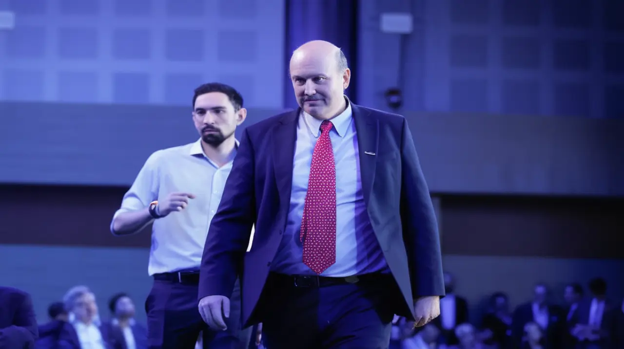 El presidente Mauricio Macri admitió que podrían afectarse empleos en la provincia de Tierra del Fuego, aunque consideró un avance el acuerdo alcanzado con los sindicatos.. Foto: Redacción InfoArt