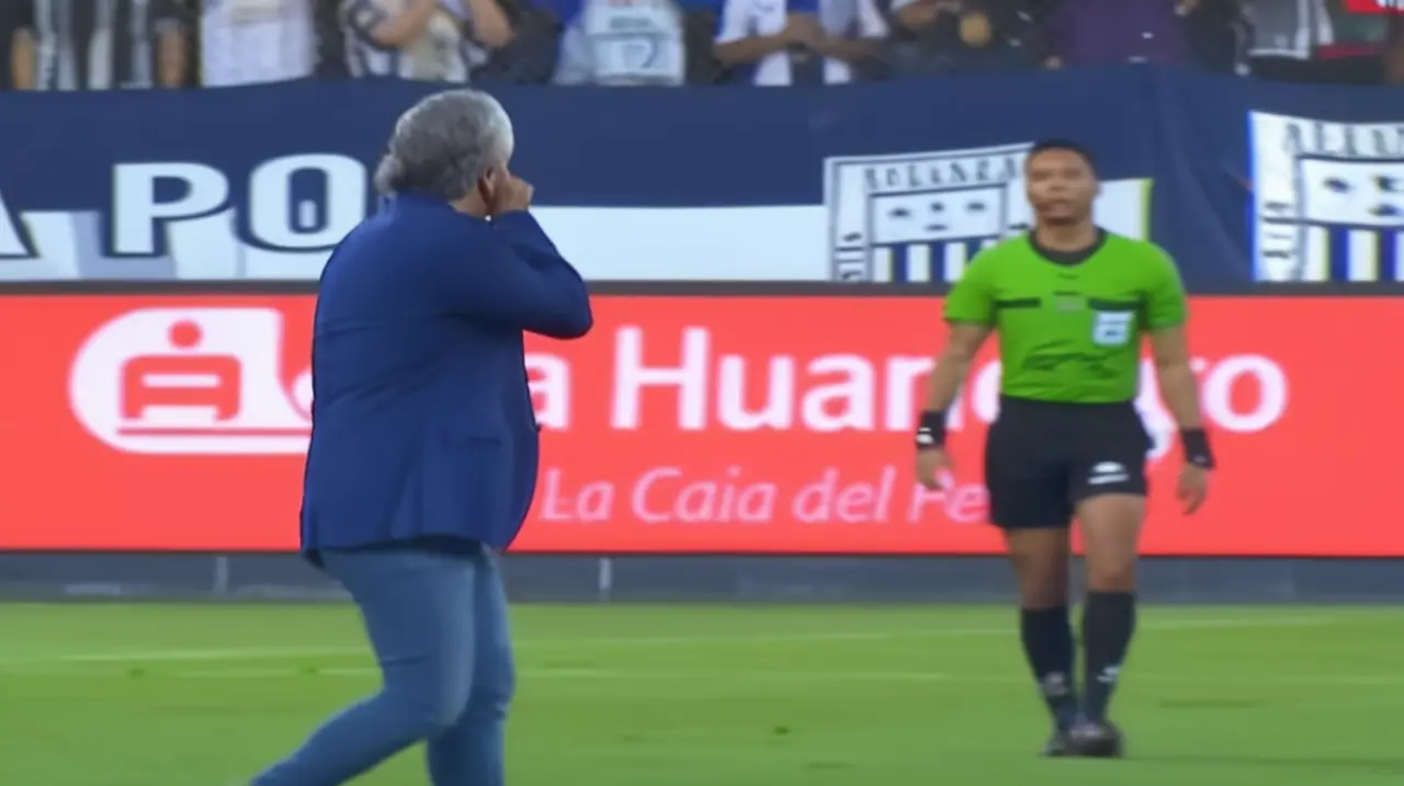 Pipo Gorosito sufrió una dura sanción en Perú por su comportamiento con un árbitro.. Foto: Redacción InfoArticulos