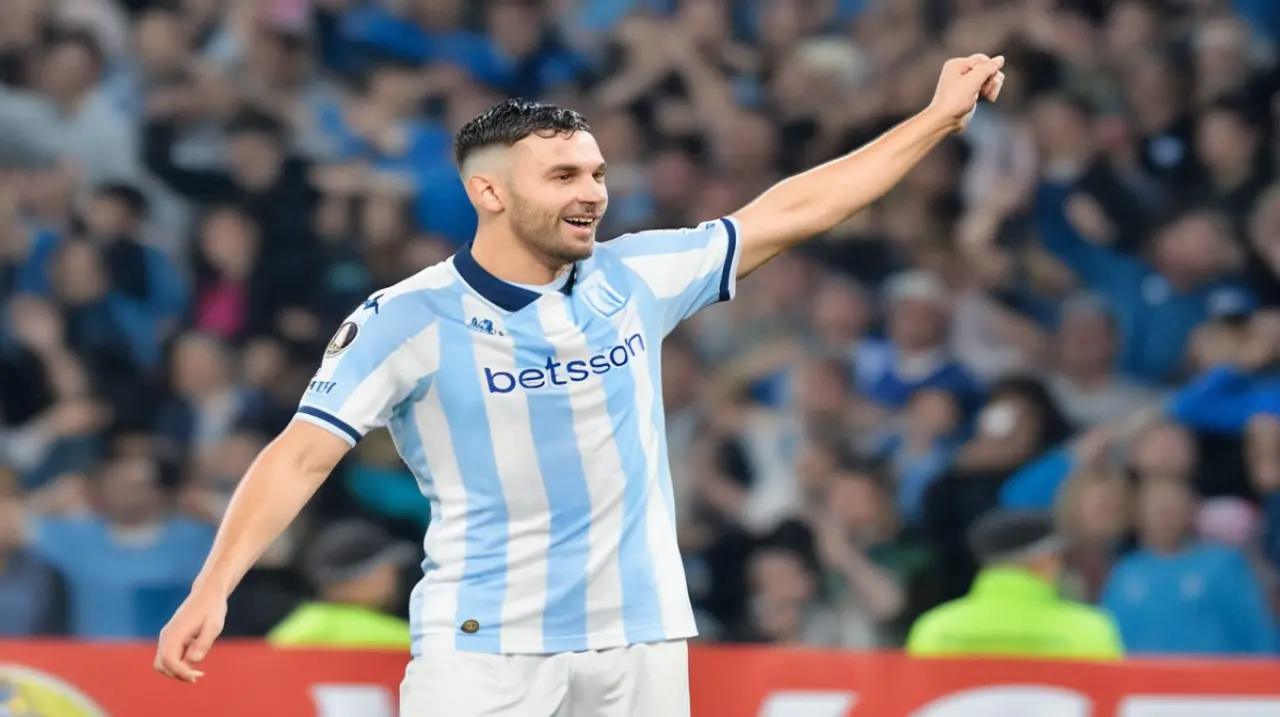 El goleador Adrián Martínez es la 'maravilla' que mantiene vivo el sueño del título de campeón en Racing.. Foto: Redacción InfoArticulos