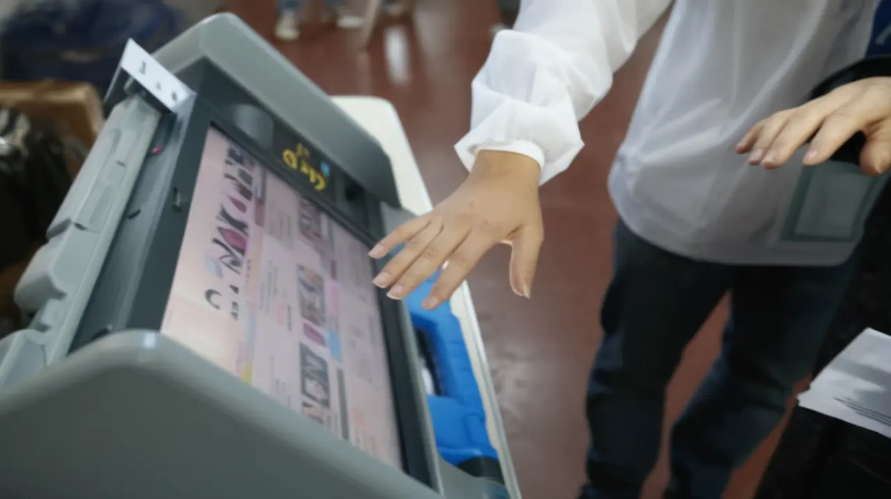 Conoce los pasos para emitir tu voto con la boleta electrónica en el Área de Gobierno de Buenos Aires.. Foto: Redacción InfoArticulos