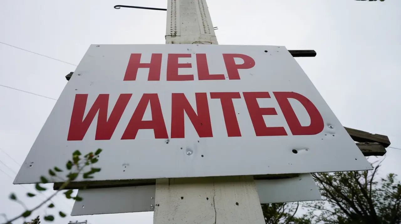 El número de solicitudes de beneficios por desempleo en Estados Unidos sigue siendo estable, a pesar de que los despidos continúan disminuyendo. Foto: Redacción InfoArticulos