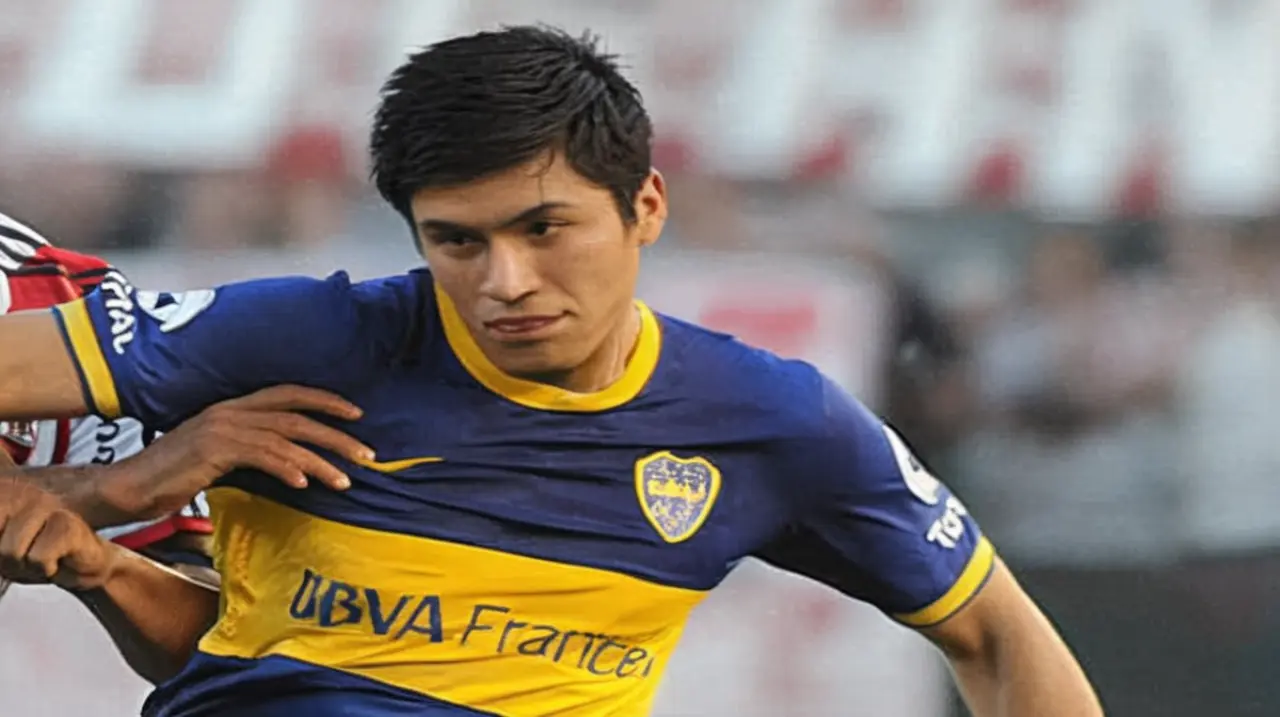 La justicia confirmó la sentencia contra un exjugador de Boca Juniors por su involucramiento en un trágico accidente que costó la vida a dos personas.. Foto: Redacción InfoArticulos