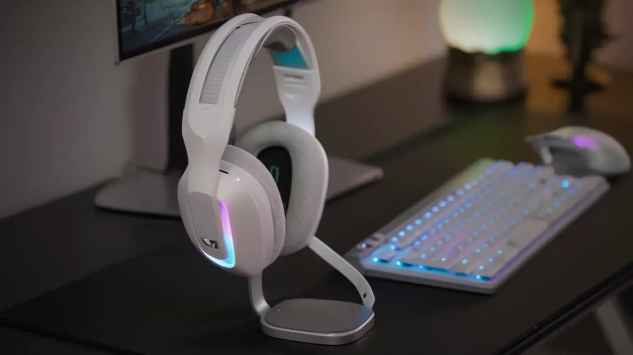 Los últimos lanzamientos de Logitech en el mundo de los juegos, presentan un nuevo modelo de auriculares inalámbricos llamados G522 Lightspeed.. Foto: Redacción InfoArticulos