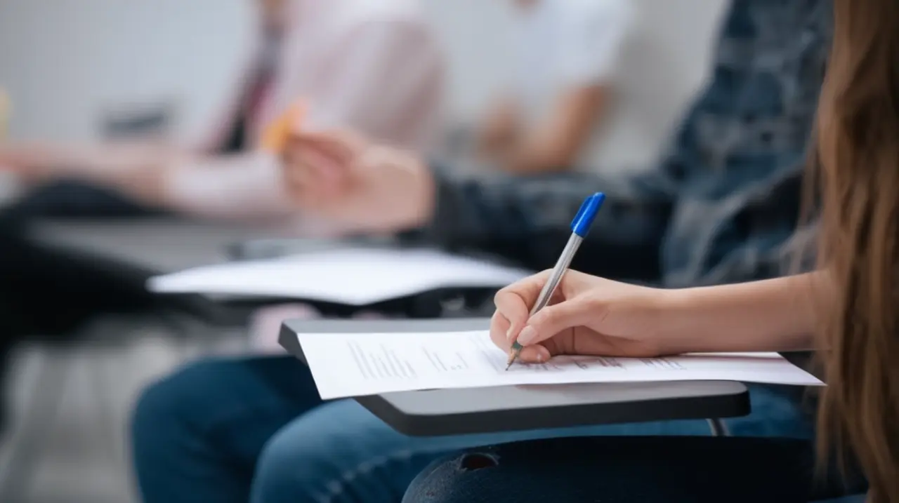 Conoce el estado de tu solicitud para un voucher educativo en 2025. Foto: Redacción InfoArticulos