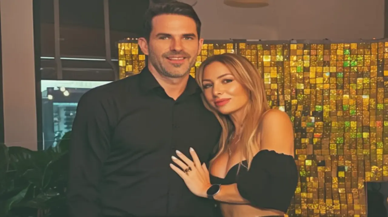 El futbolista Fernando Gago y su pareja, la modelo Verónica Laffitte, compartieron un emotivo anuncio sobre su próxima llegada como padres.. Foto: Redacción InfoArticulos