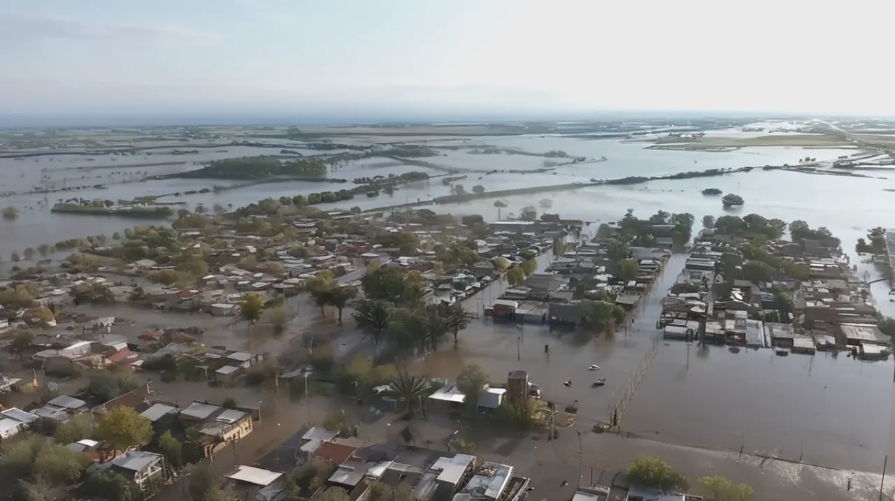 La frecuencia de fenómenos meteorológicos intensos aumenta, sin embargo, el gobierno no toma medidas para abordar este problema.. Foto: Redacción InfoArticulos