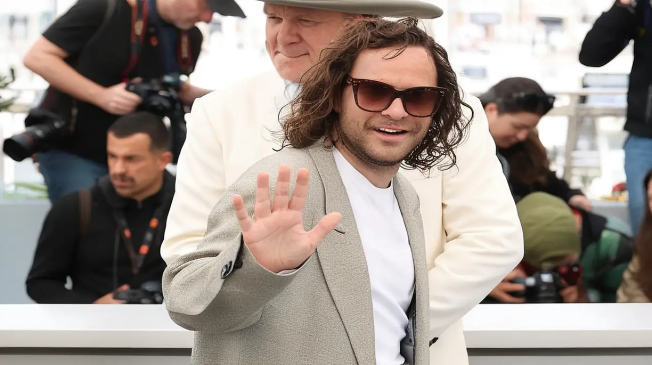 Peter Lanzani protagoniza una película junto a Buffalo Bill y vaqueros en Italia, su participación en el Festival de Cannes generó gran expectación.. Foto: Redacción InfoArticulos