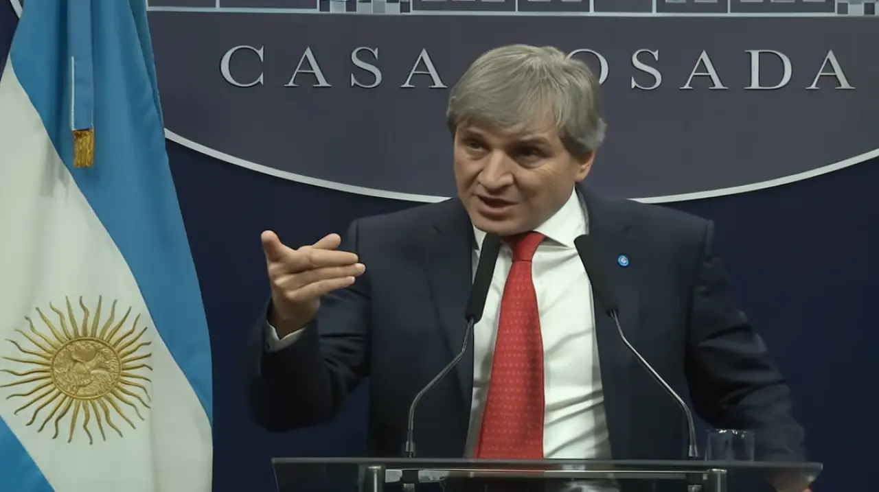 El misterio de los dólares del colchón: Cautela y dudas entre los expertos en lucha contra el lavado de dinero. Foto: Redacción InfoArticulos