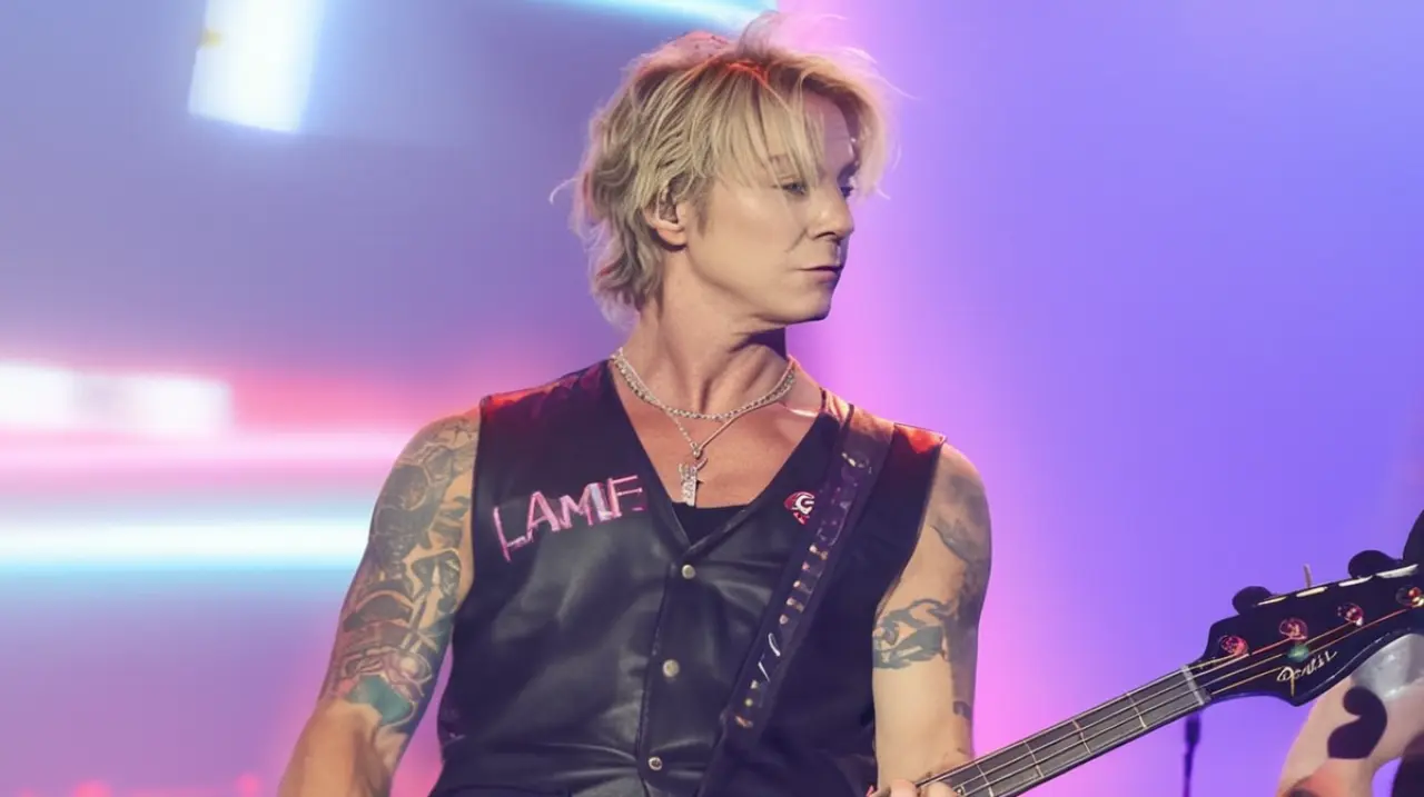 El legendario bajista de Guns N' Roses, Duff McKagan, compartió su experiencia con un grave problema de salud que lo afectó durante 12 años: la deshidratación crónica.. Foto: Redacción InfoArtic