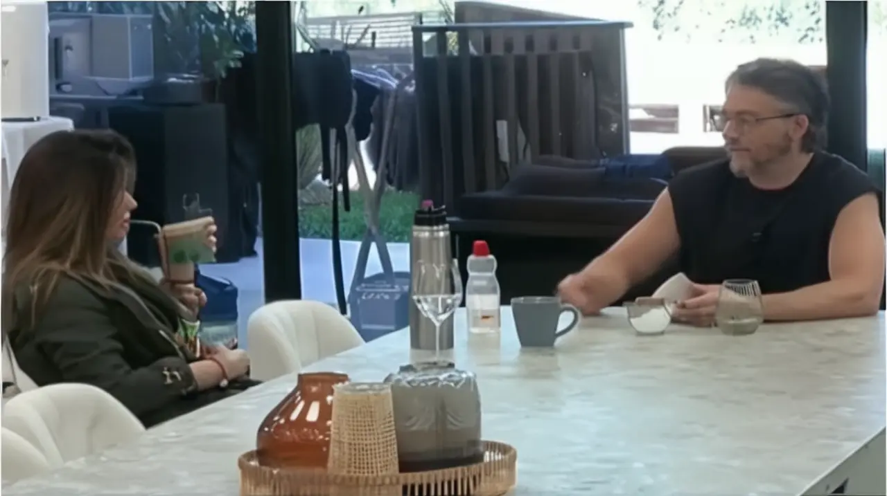 La tensa confrontación entre Eugenia y Juan Pablo en el reality de Gran Hermano podría llevar a la expulsión de los participantes conocidos como 'Los Hongos'.. Foto: Redacción InfoArticulos