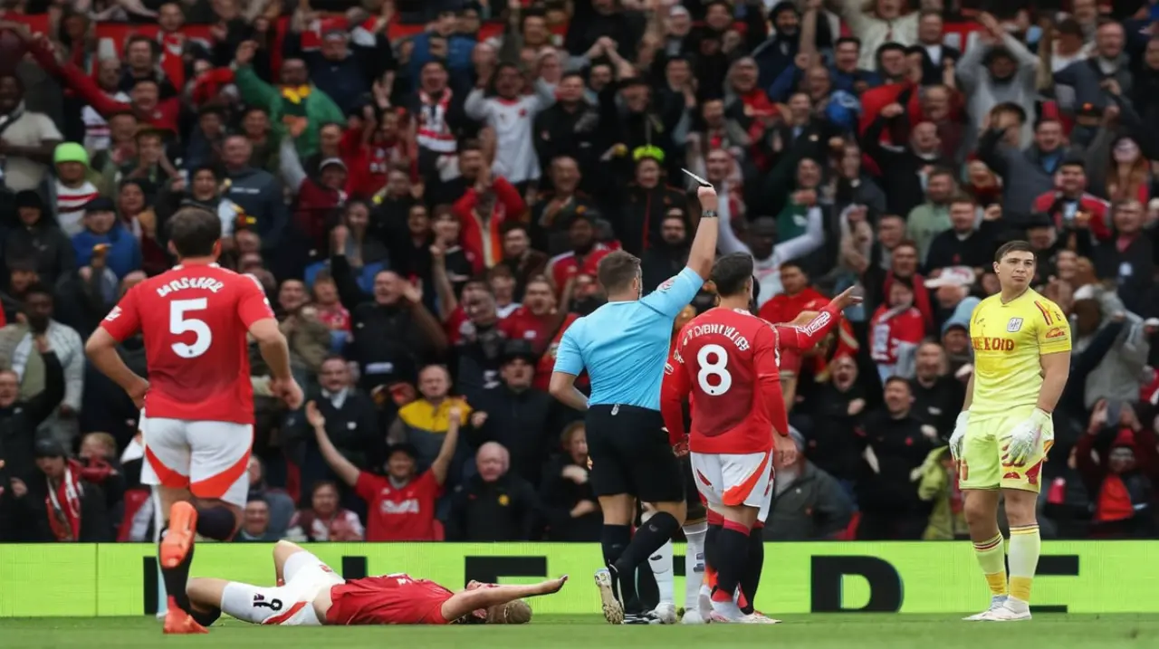 El incidente de Emiliano Martínez en Old Trafford y su posible salida de Aston Villa. Foto: Redacción InfoArticulos