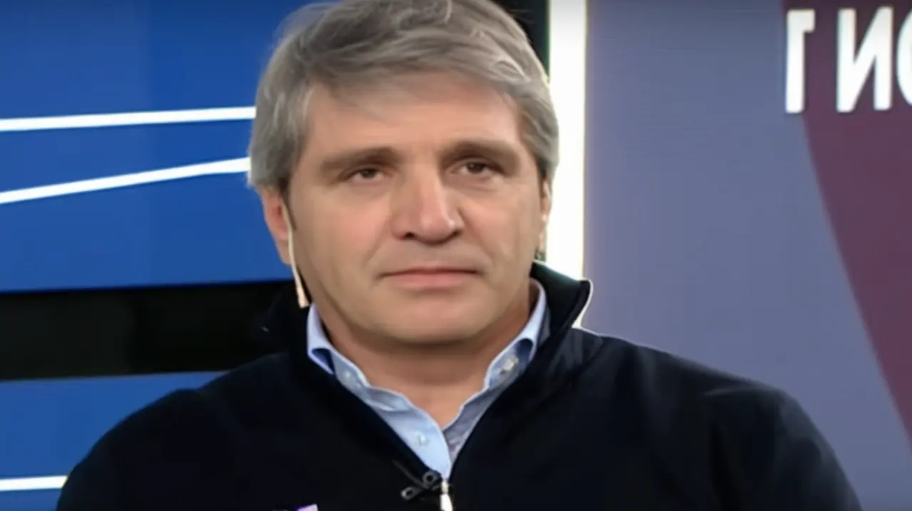 El ministro de Economía, Luis Caputo, dio respuesta a las palabras del presidente Mauricio Macri, tras sus declaraciones sobre el precio de una docena de empanadas.. Foto: Redacción InfoArticulos