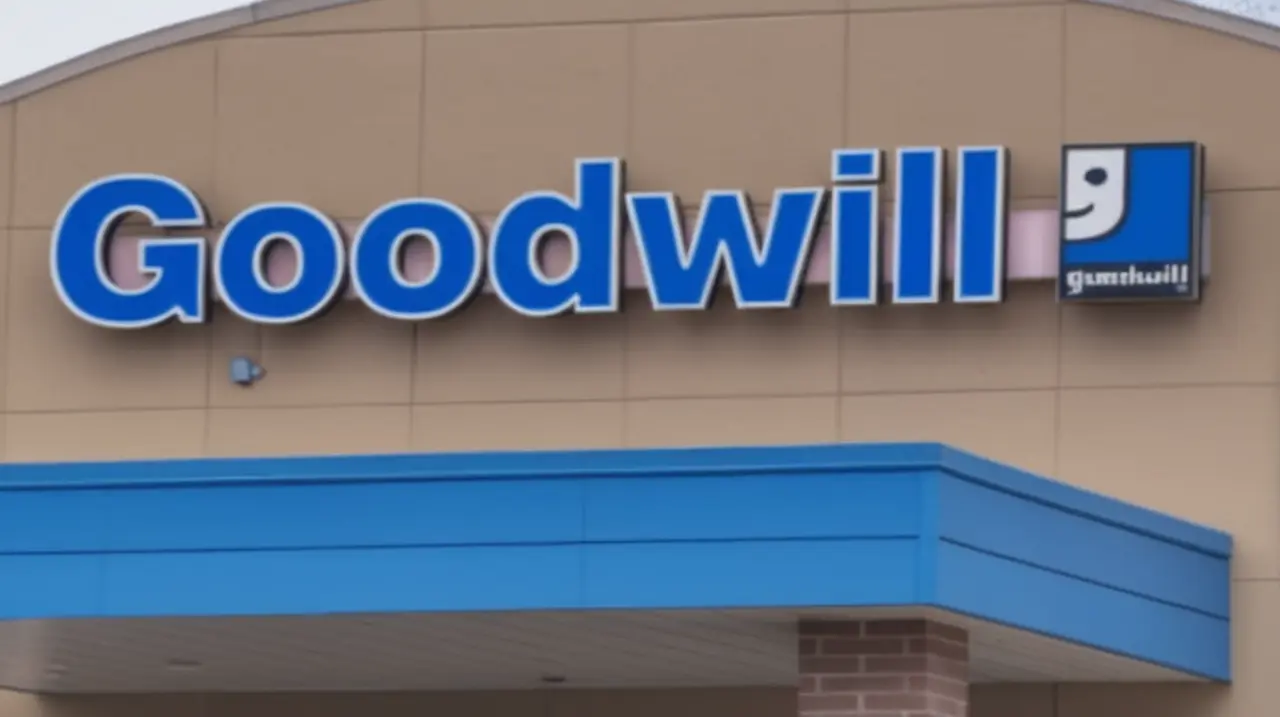 La recién inaugurada tienda de Goodwill en Texas ofrece oportunidades laborales y sorpresas para sus primeros clientes. Foto: Redacción InfoArticulos