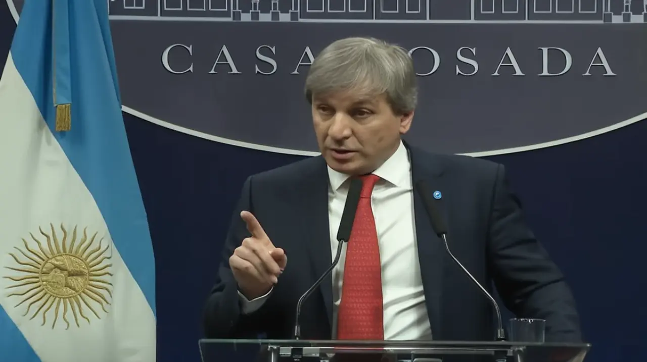 El Ejecutivo acaba de firmar un acuerdo para compartir datos entre las jurisdicciones, pero advierte sobre la postura del gobernador de Buenos Aires. Foto: Redacción InfoArticulos